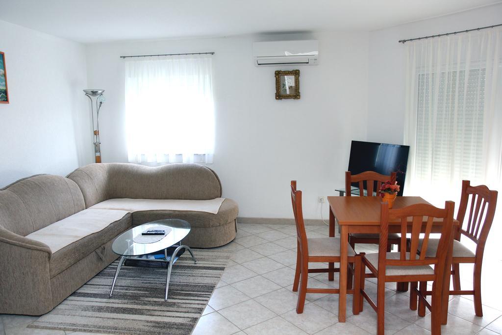 Apartments Kata Биоград на Мору Екстериор снимка